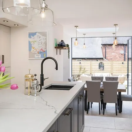 Townhouse By Harrogate Serviced Apartments Exterior photo